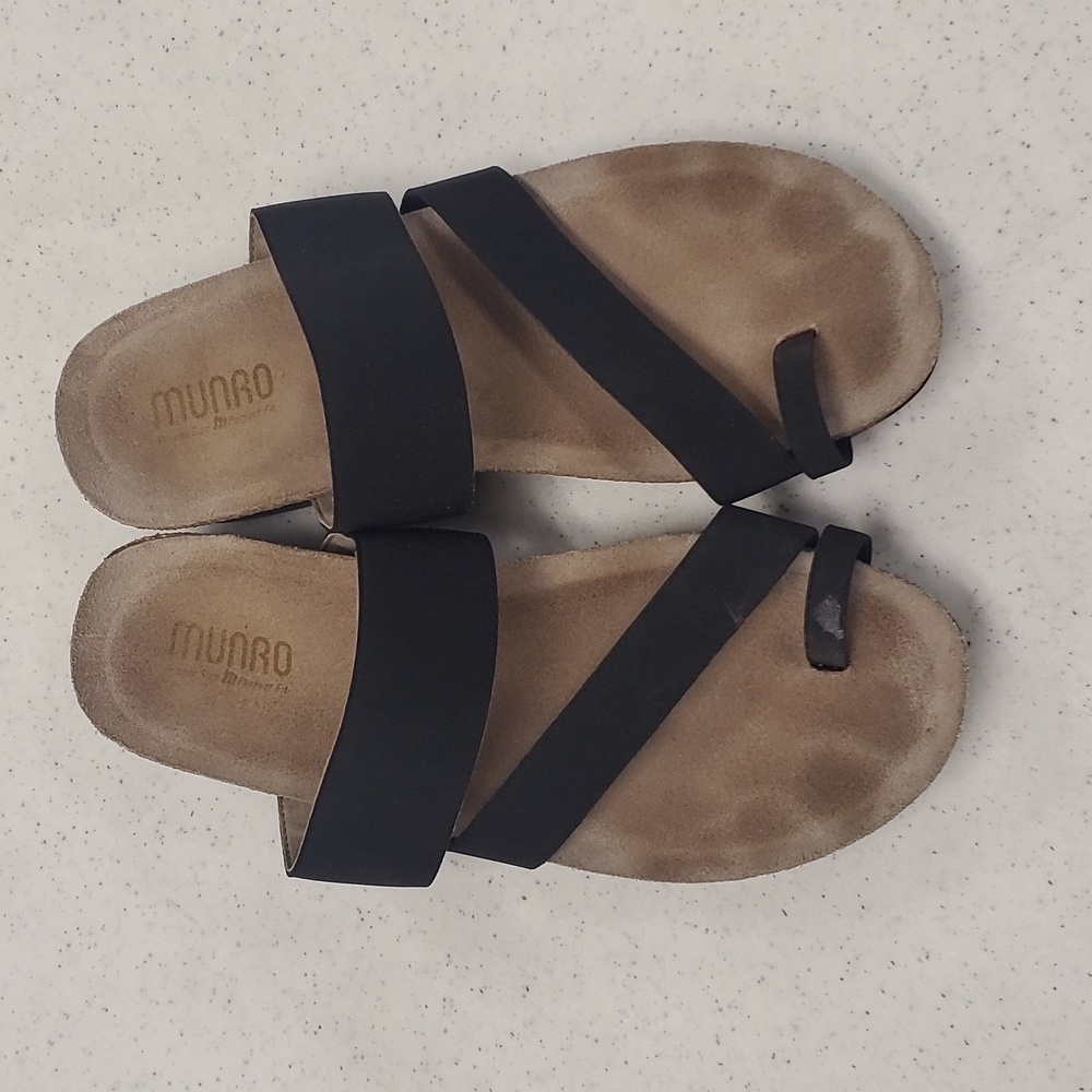 Munro sandals